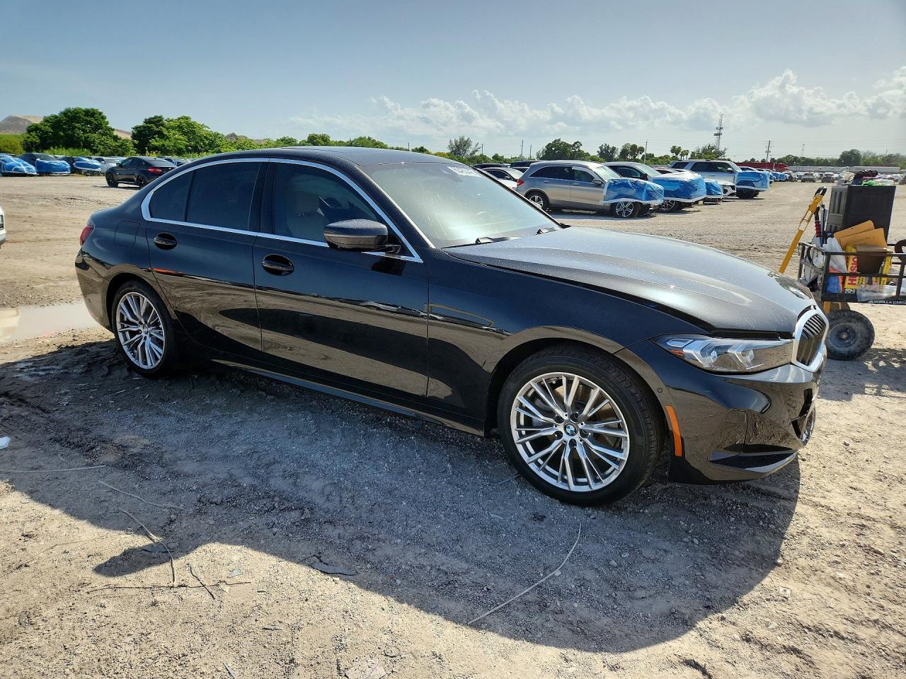2024 BMW 330I - zdjęcie 4
