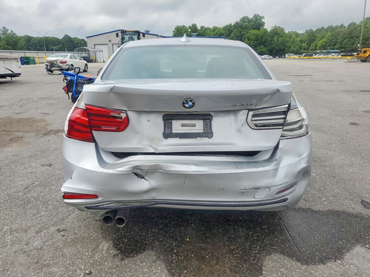 2017 BMW 330 I - zdjęcie 6