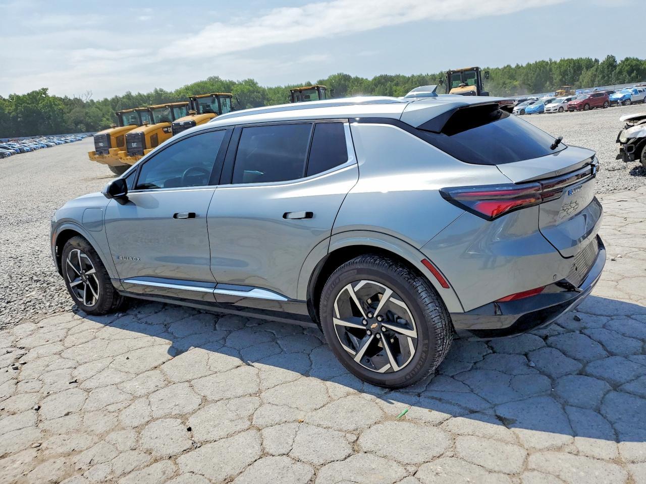 2024 Chevrolet Equinox 2Lt - zdjęcie 2