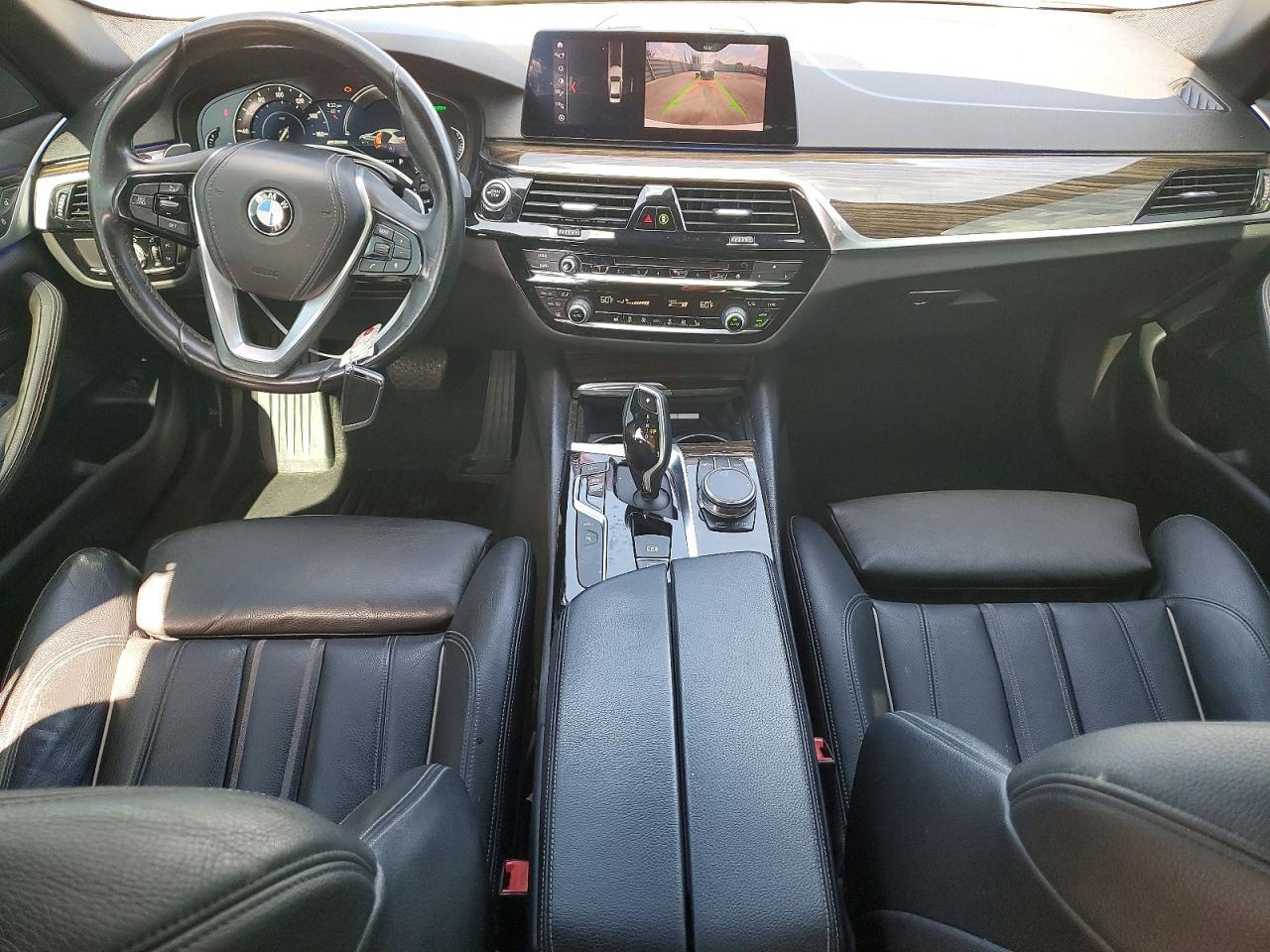 2019 BMW 530E - zdjęcie 8
