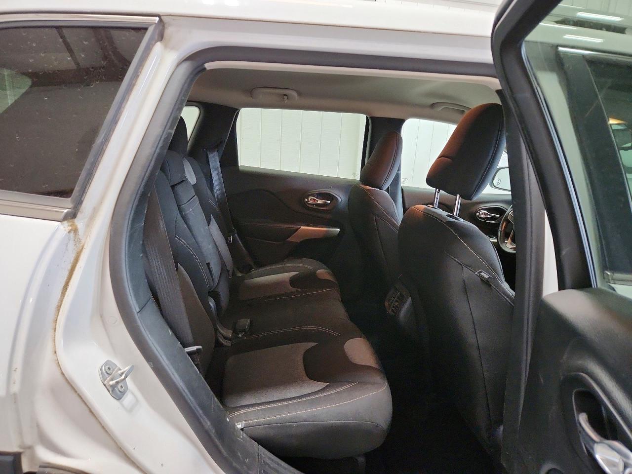 2018 Jeep Cherokee Latitude - zdjęcie 11