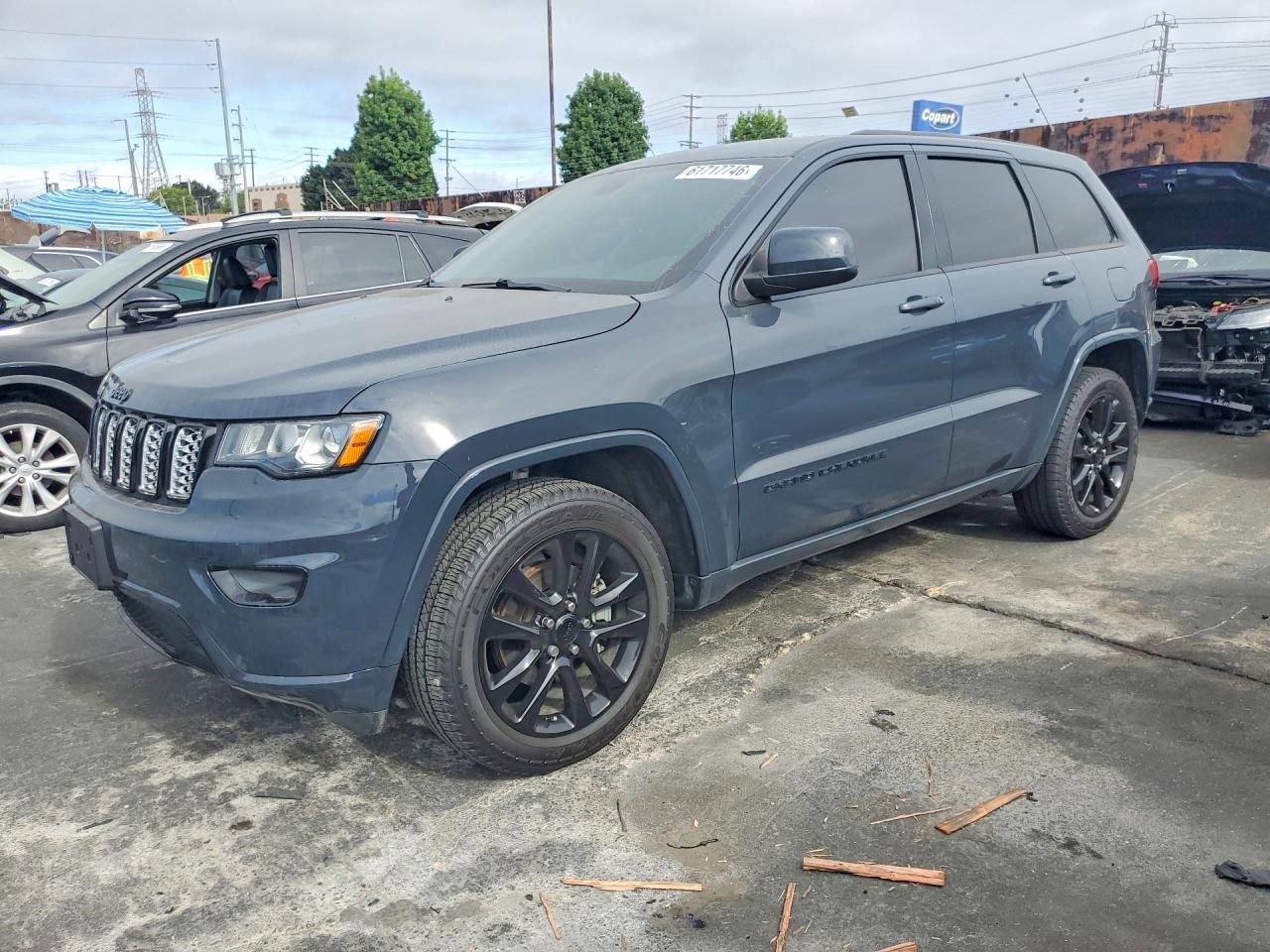 2017 Jeep Grand Cherokee Laredo - zdjęcie główne