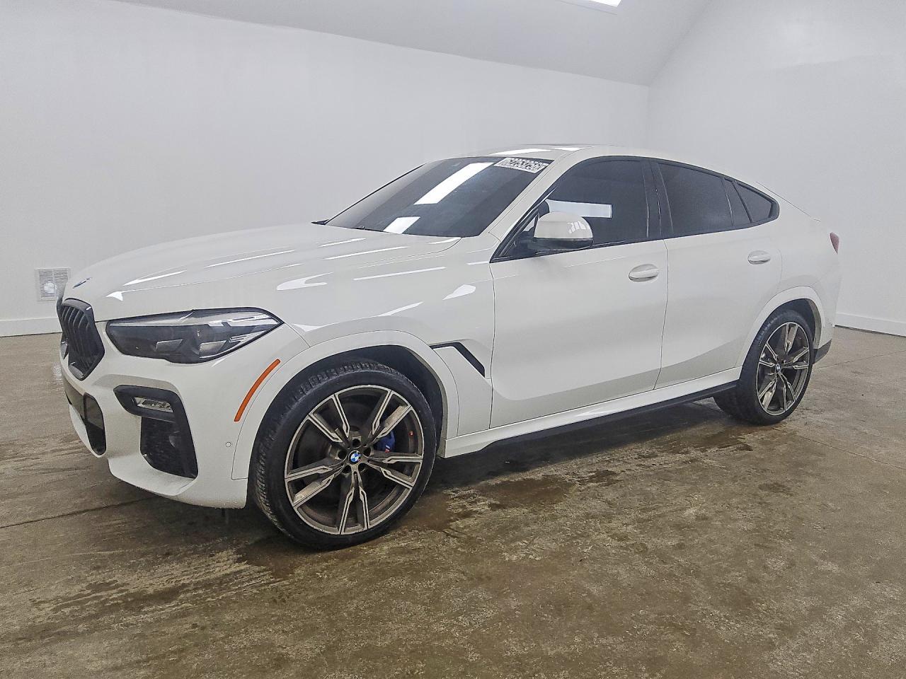 2021 BMW X6 M50I - zdjęcie główne