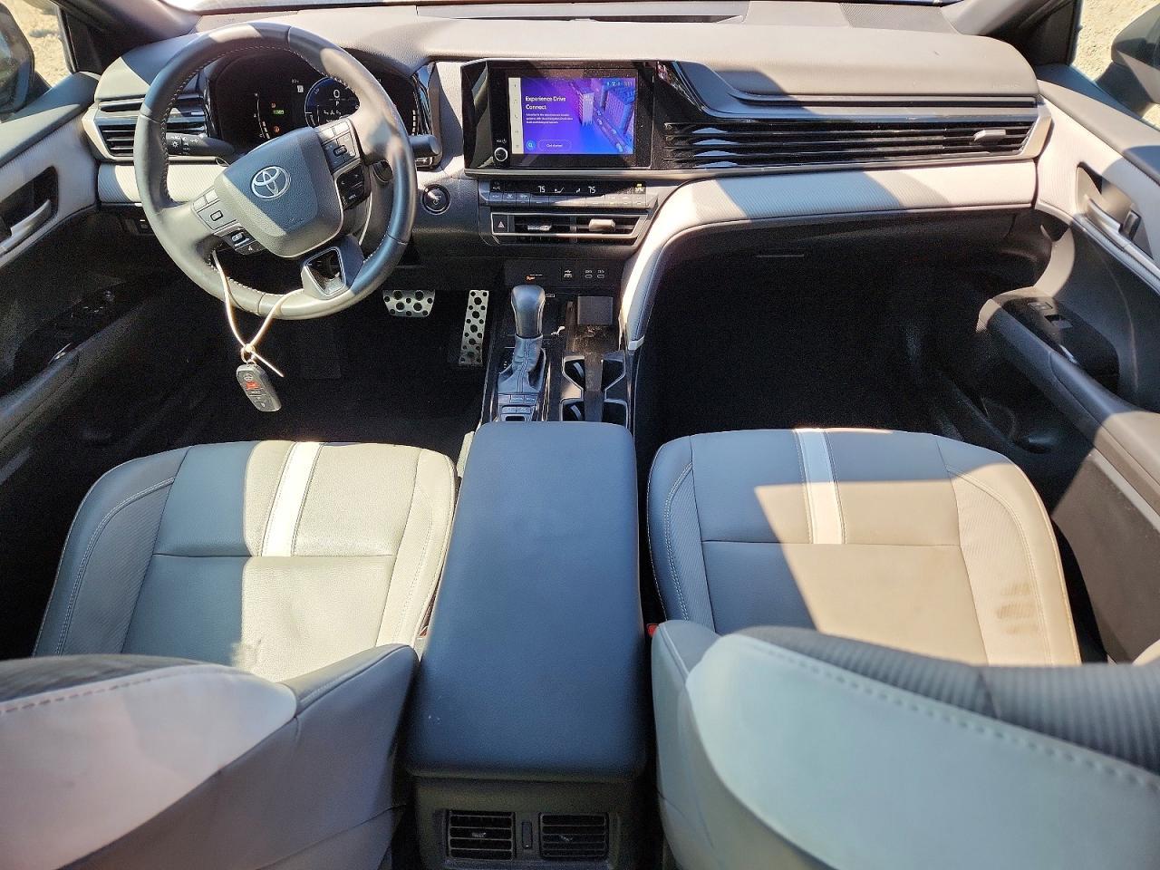 2025 Toyota Camry Se - zdjęcie 8