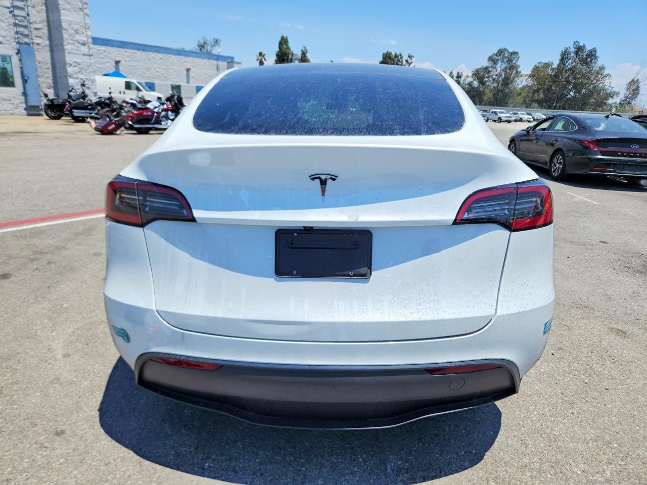 2025 Tesla Model Y - zdjęcie 6
