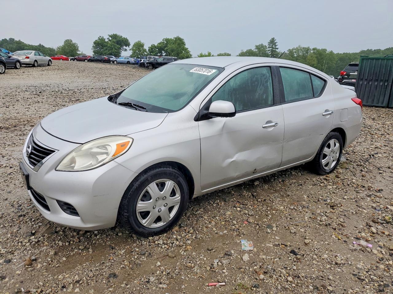 2013 Nissan Versa 1.6 S - zdjęcie główne