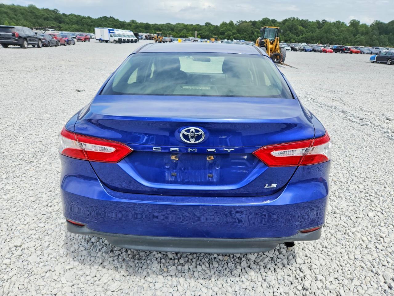 2018 Toyota Camry Le - zdjęcie 6
