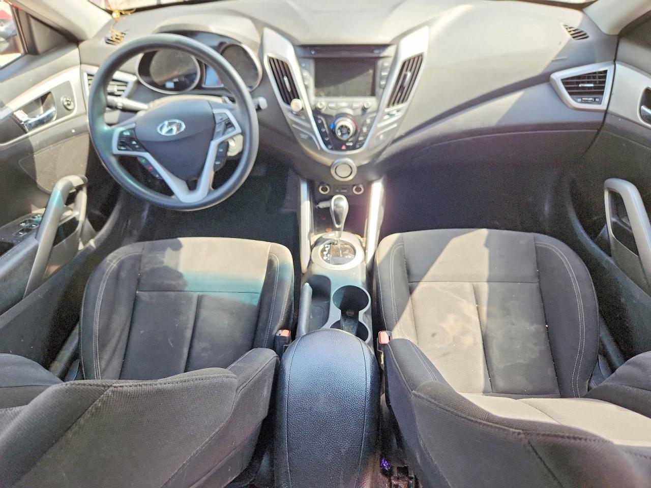 2013 Hyundai Veloster Base - zdjęcie 8