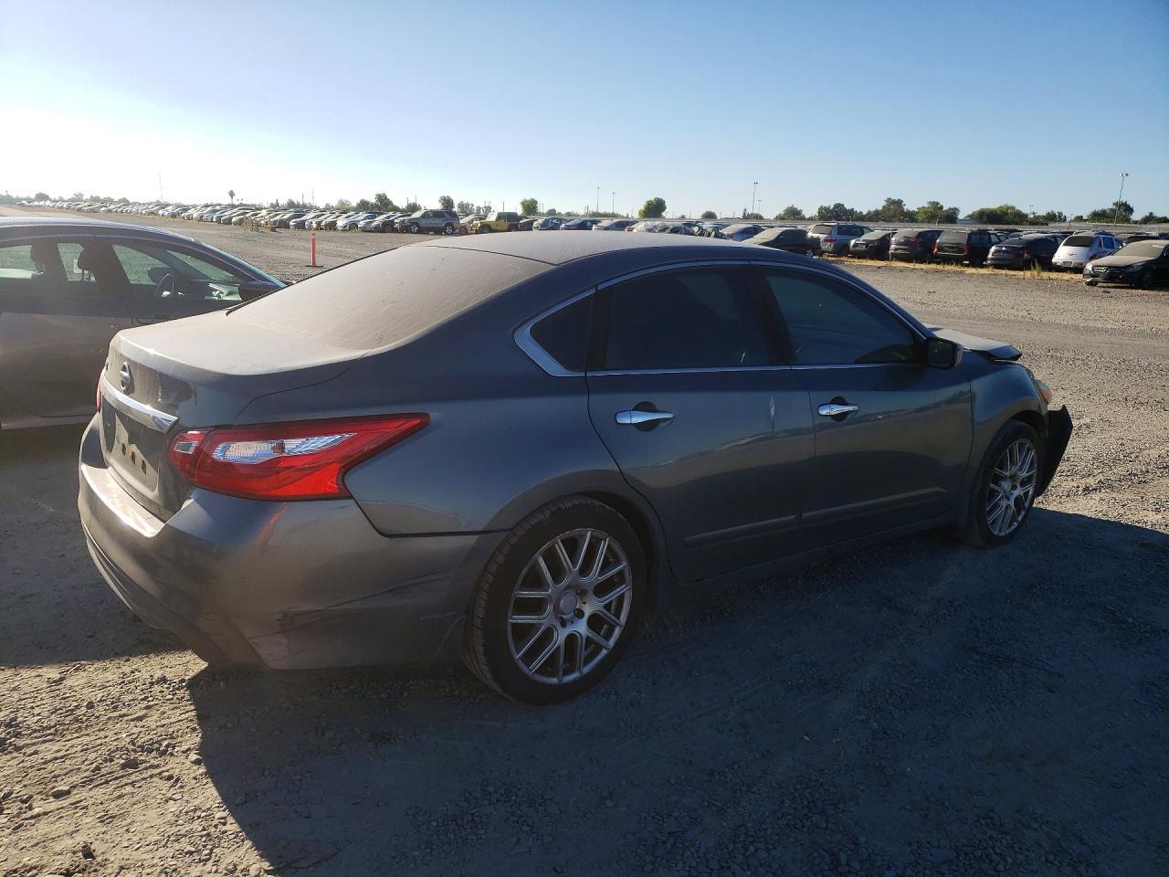 2017 Nissan Altima 2.5 S - zdjęcie 3