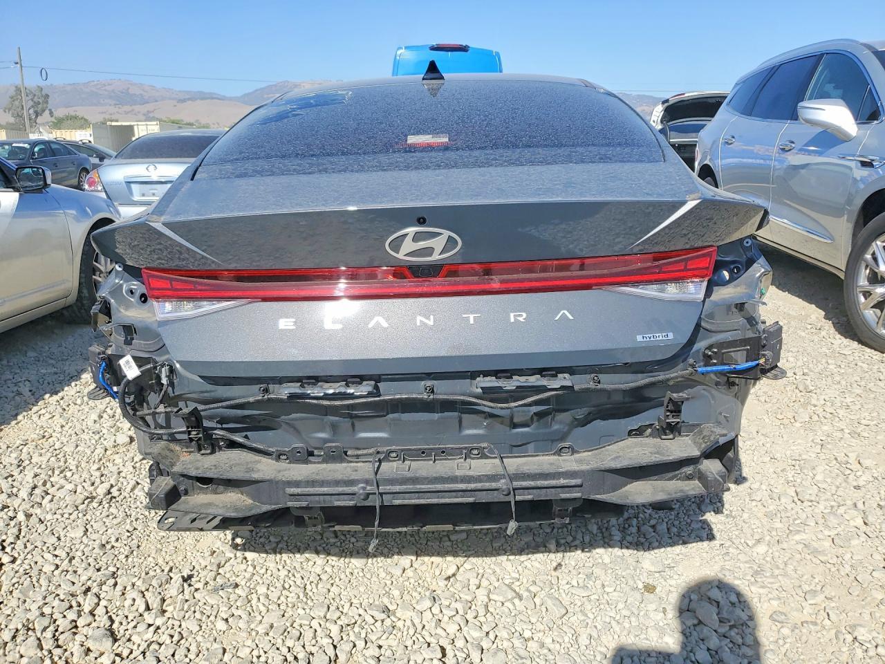 2025 Hyundai Elantra Limited - zdjęcie 6