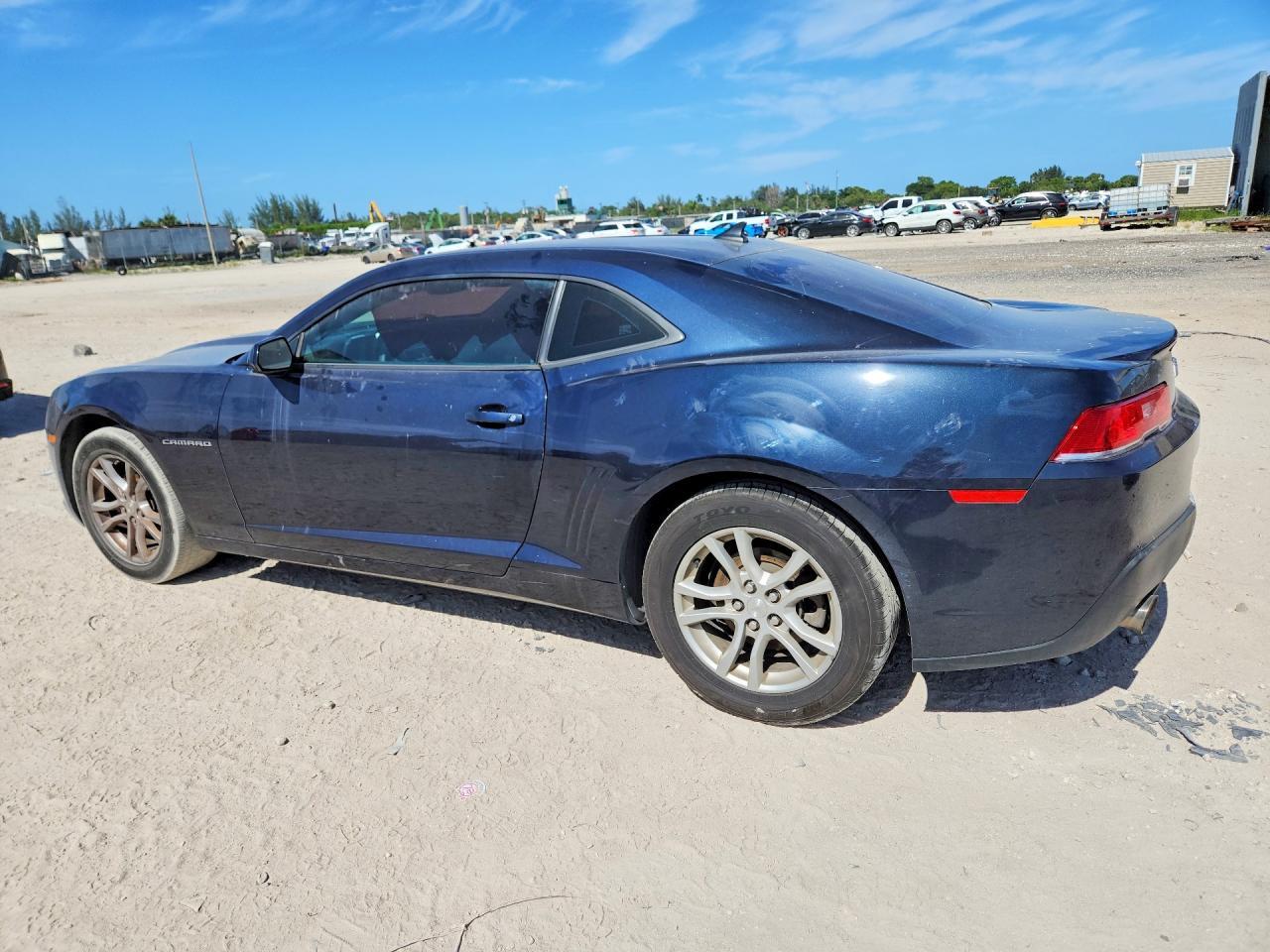 2015 Chevrolet Camaro Ls - zdjęcie 2