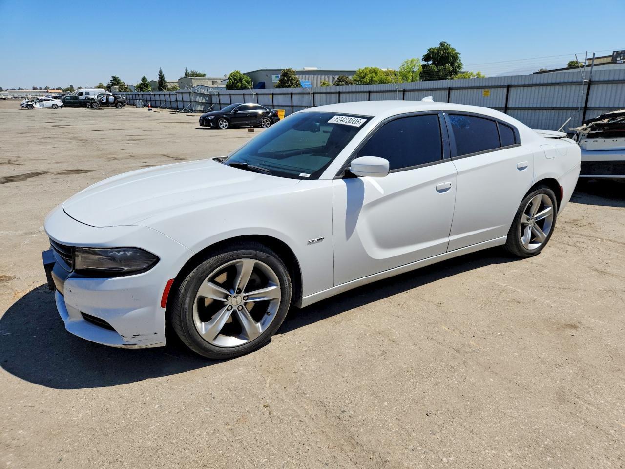 2015 Dodge Charger R/T - zdjęcie główne