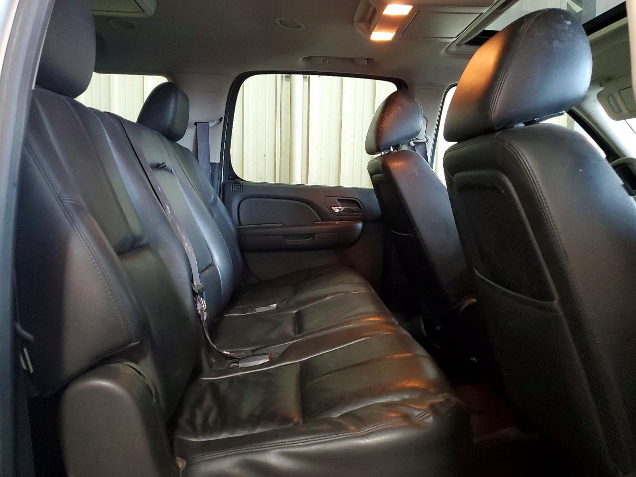 2013 Chevrolet Suburban K1500 Lt - zdjęcie 11