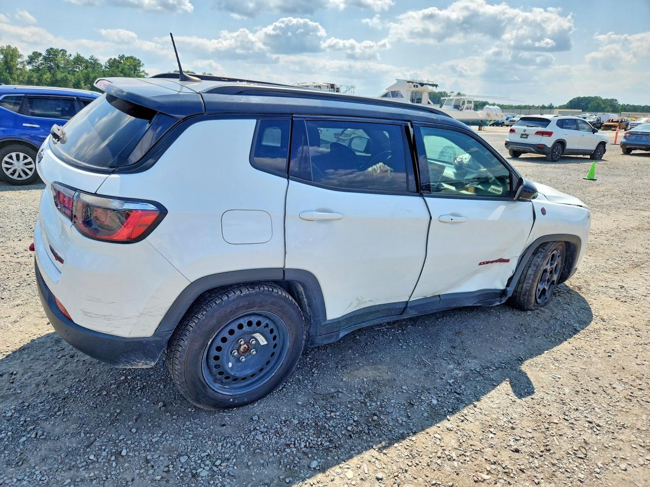 2023 Jeep Compass Trailhawk - zdjęcie 3