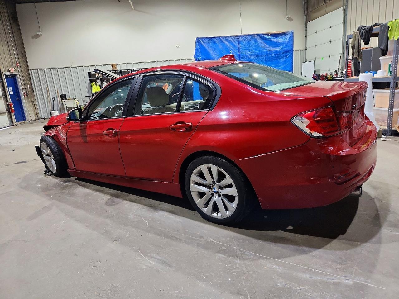 2014 BMW 335 Xi - zdjęcie 2