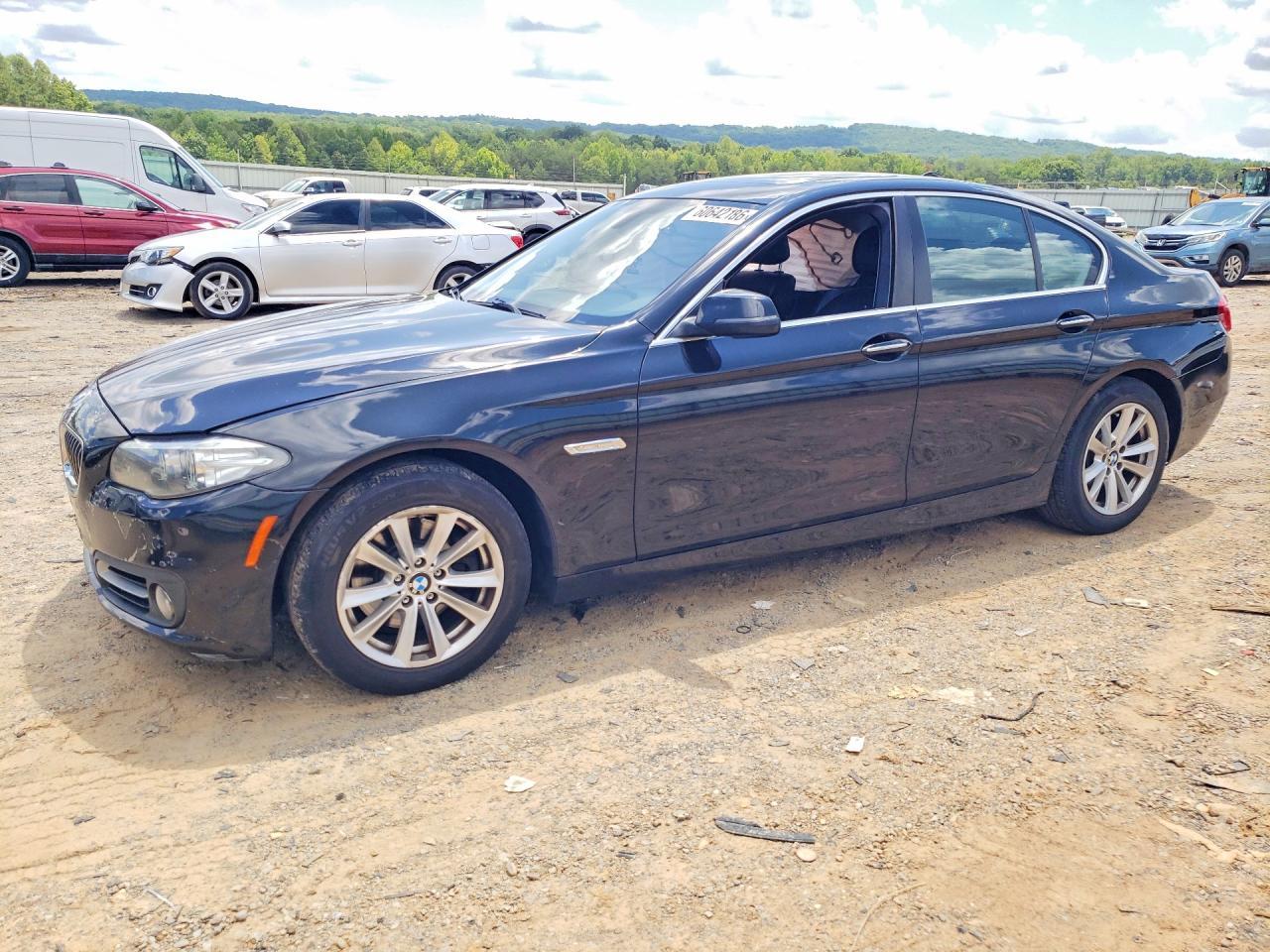 2016 BMW Seria 5 528i - zdjęcie główne