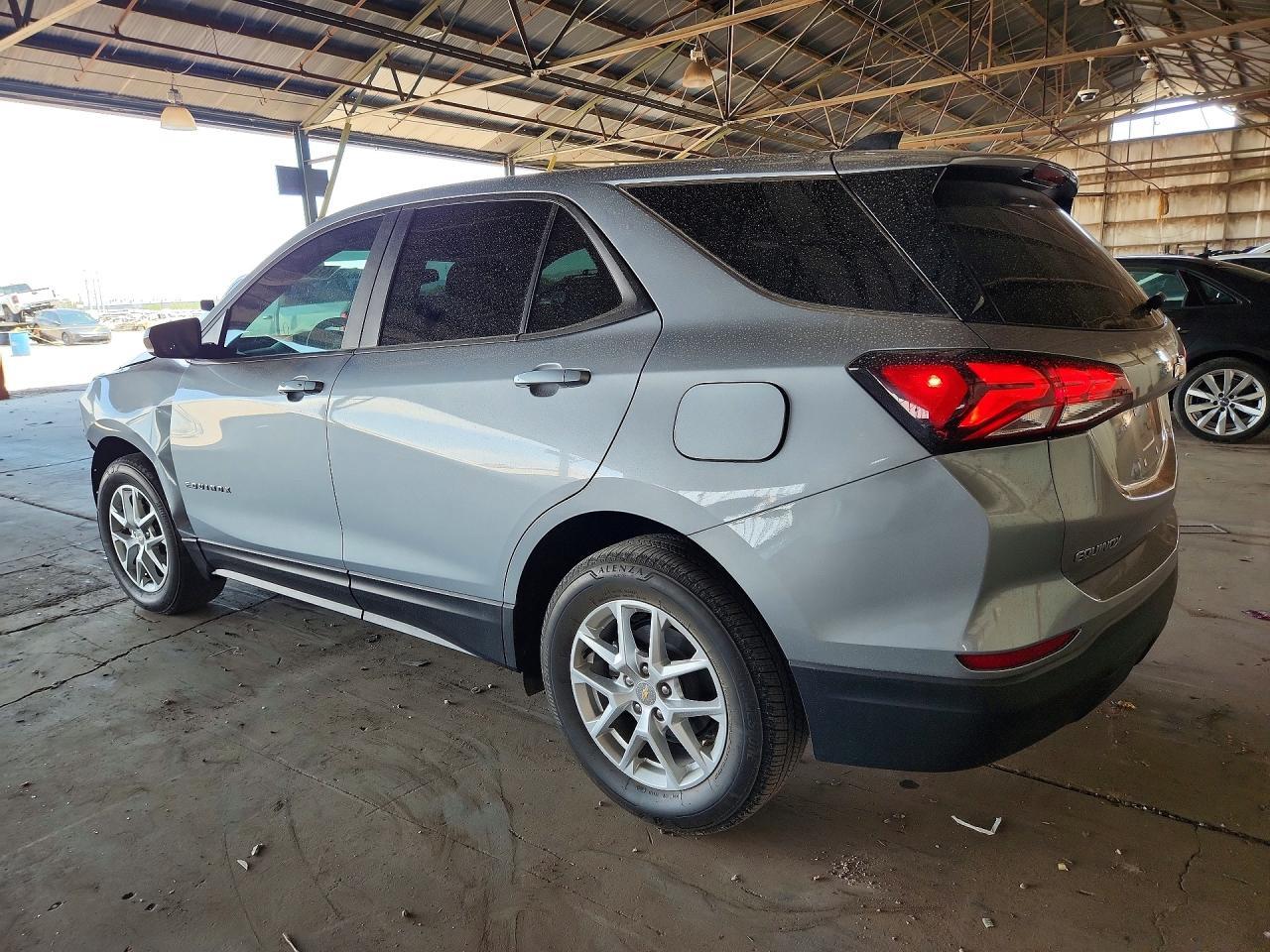 2024 Chevrolet Equinox Ls - zdjęcie 2