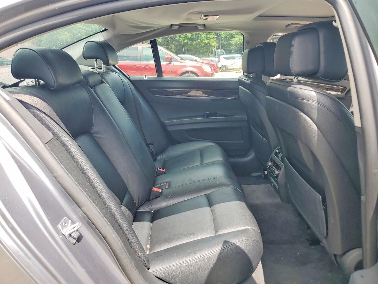 2013 BMW 740 I - zdjęcie 10