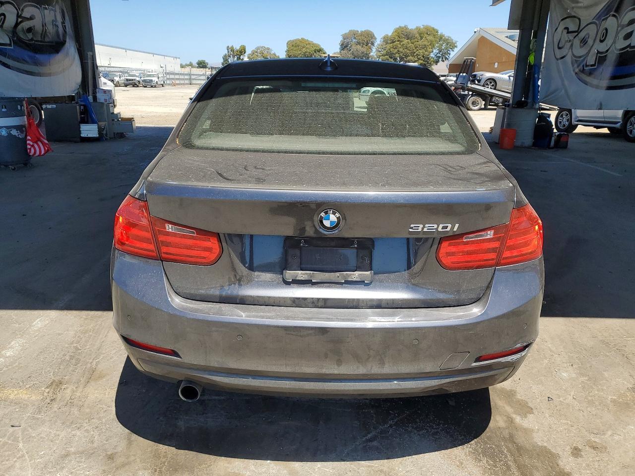 2015 BMW 320 I - zdjęcie 6