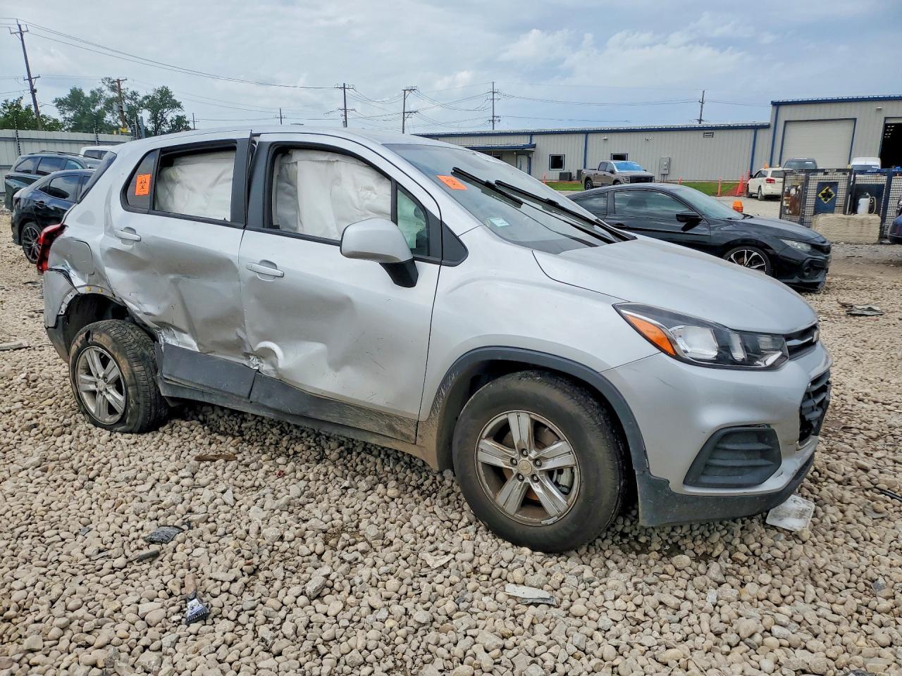 2021 Chevrolet Trax Ls - zdjęcie 4