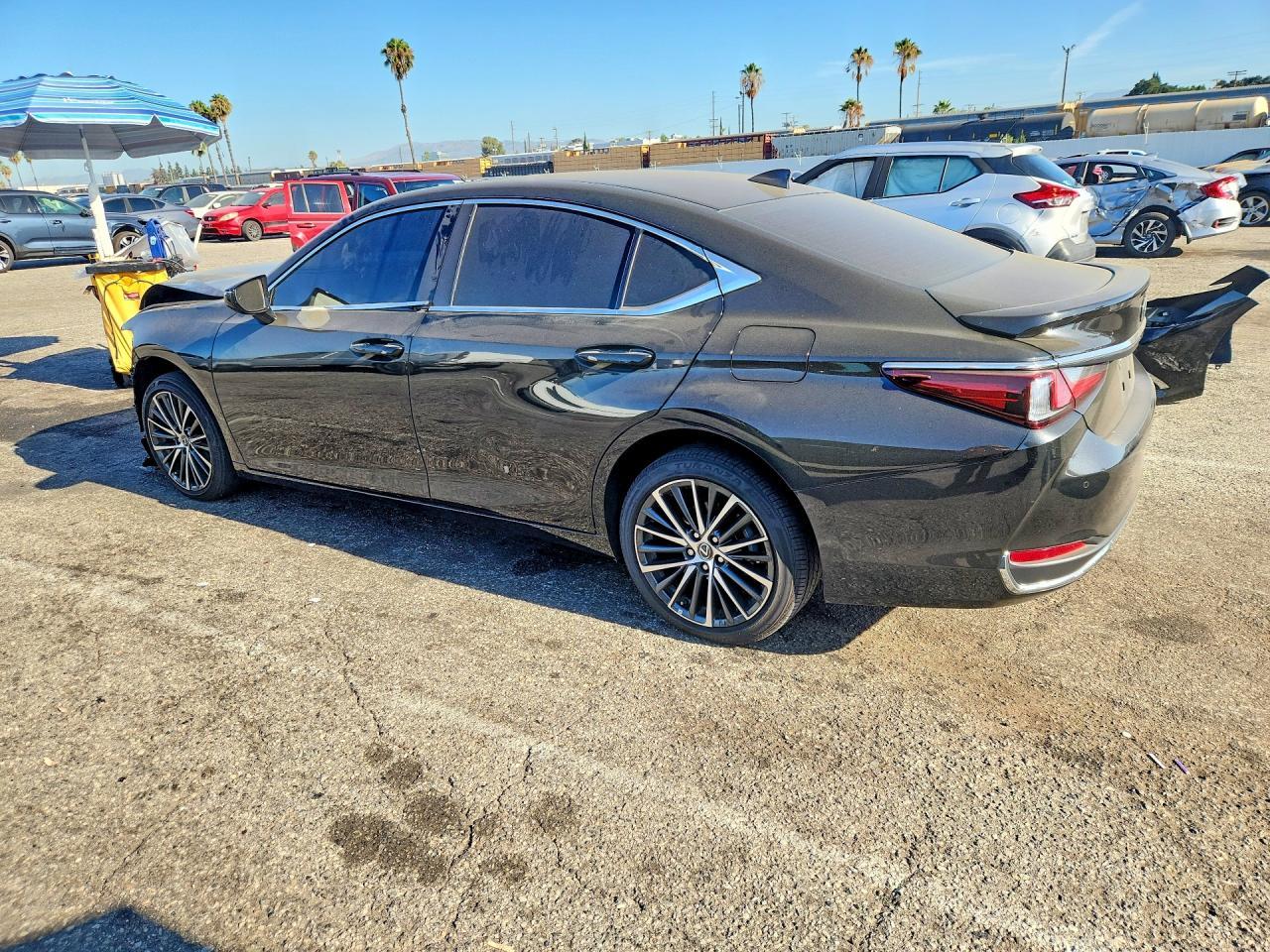 2025 Lexus Es 300H Base - zdjęcie 2