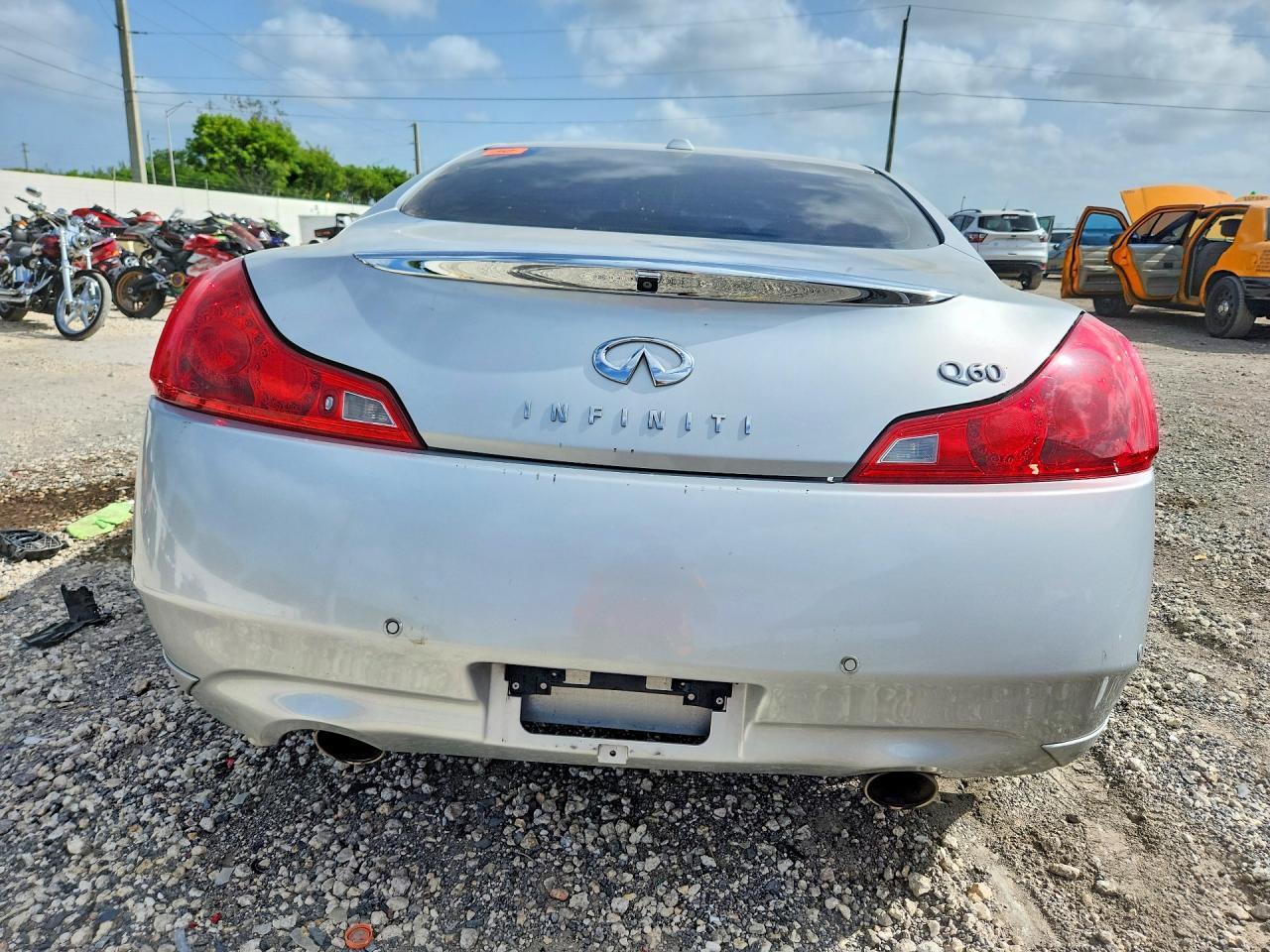 2014 Infiniti Q60 Coupe Journey - zdjęcie 6