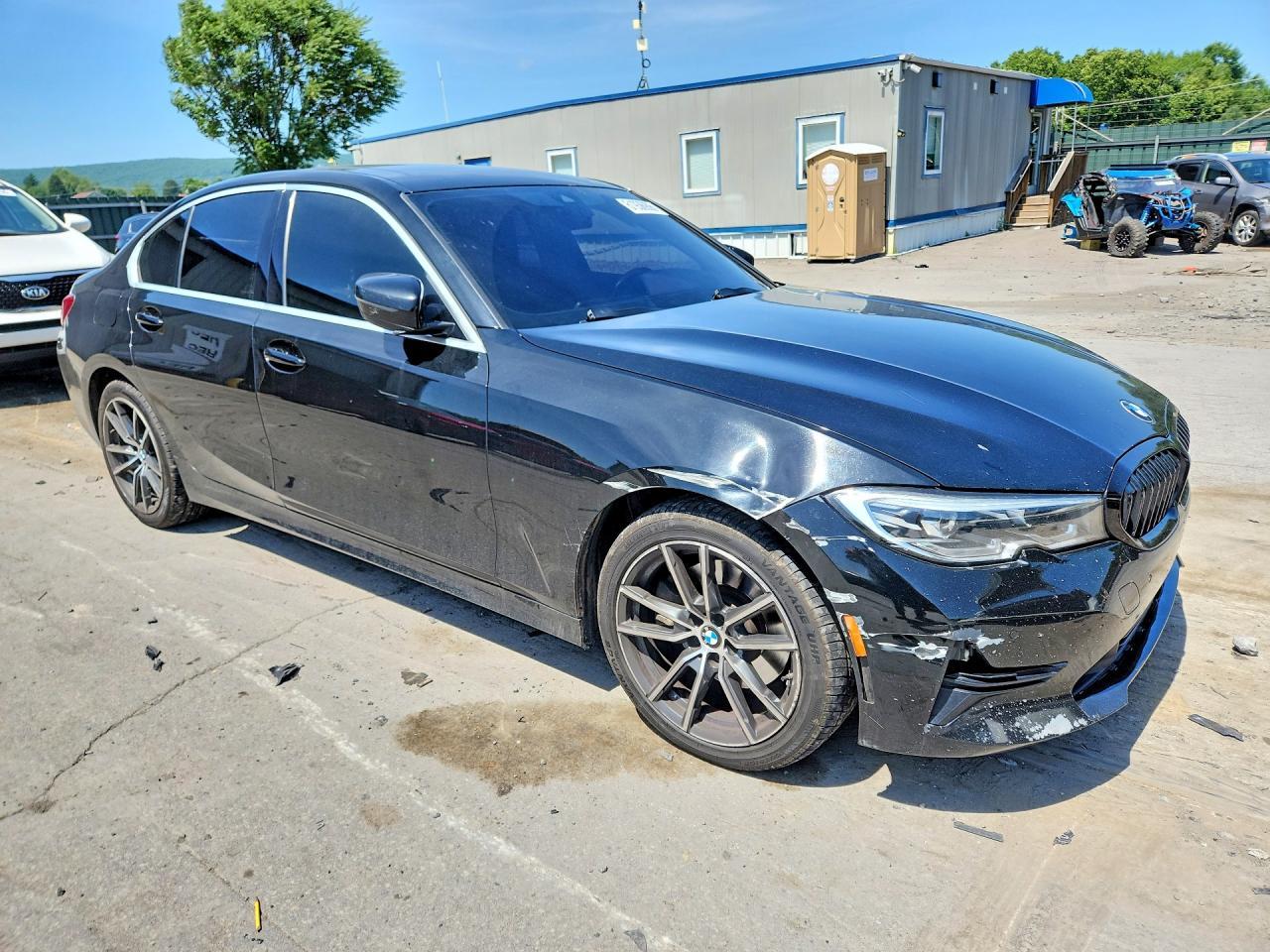 2020 BMW 330I - zdjęcie 4