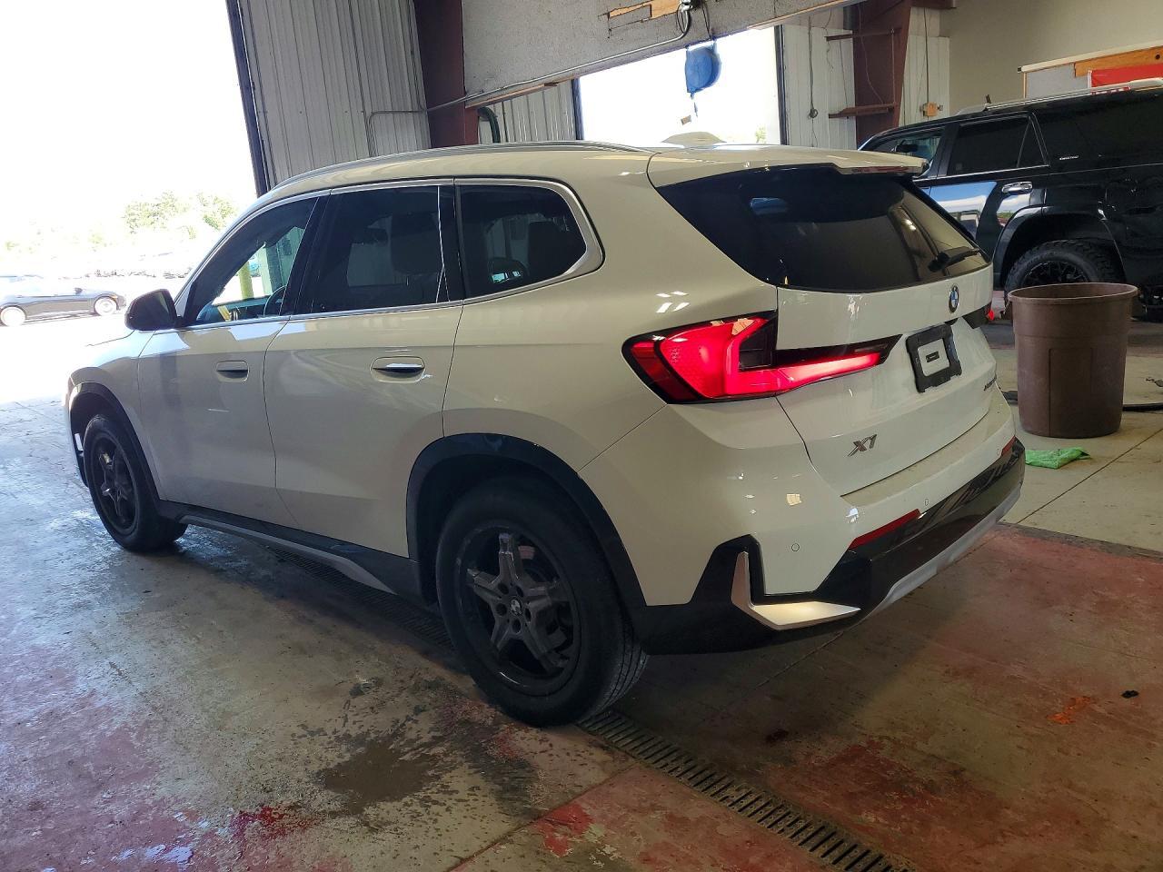 2025 BMW X1 xDrive28I - zdjęcie 2