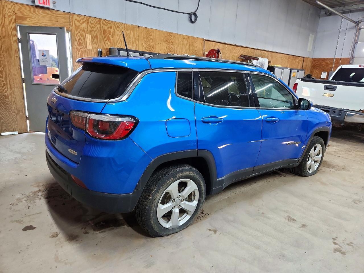2018 Jeep Compass Latitude - zdjęcie 3