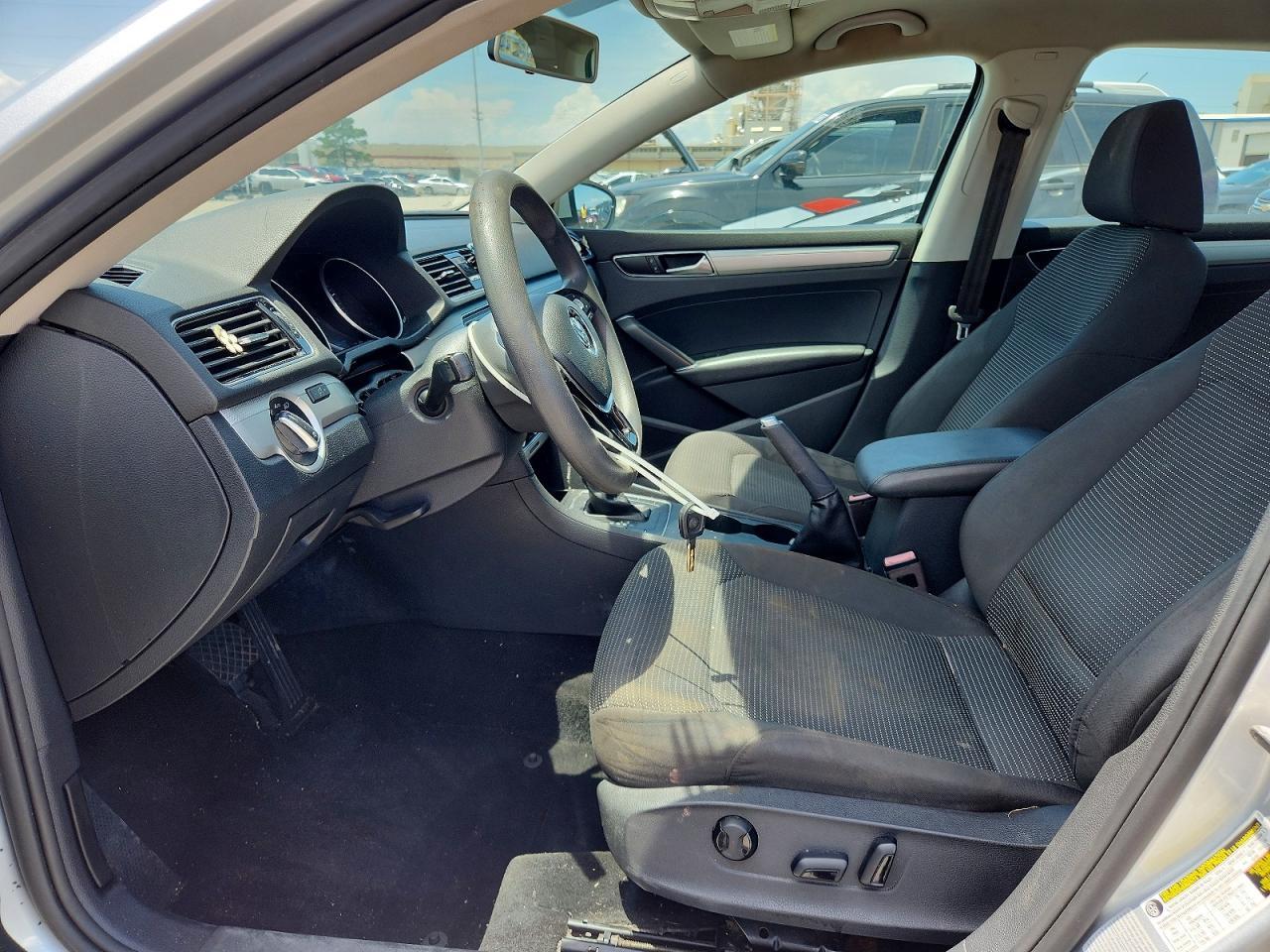 2018 Volkswagen Passat S - zdjęcie 7