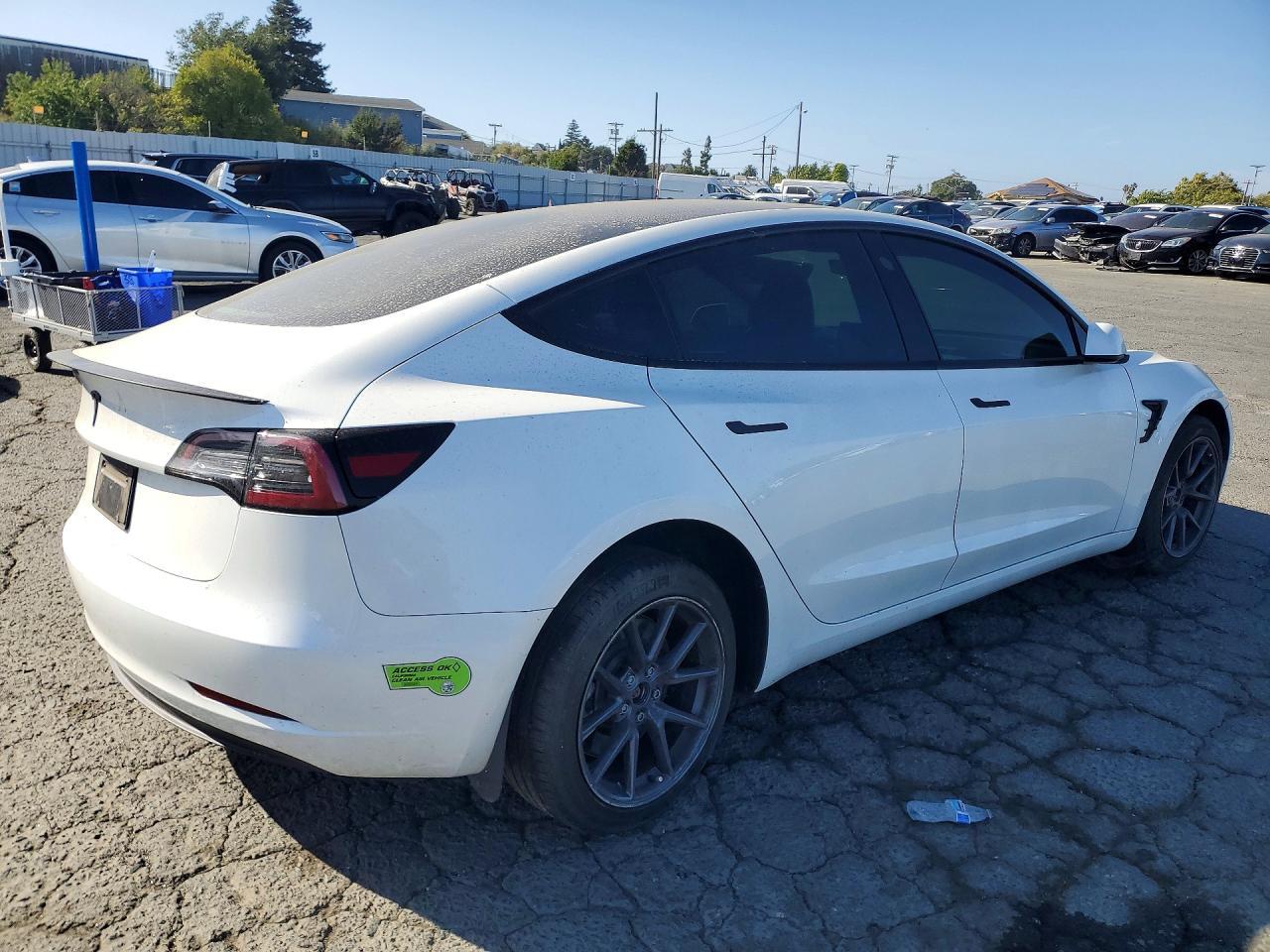 2023 Tesla Model 3 - zdjęcie 3