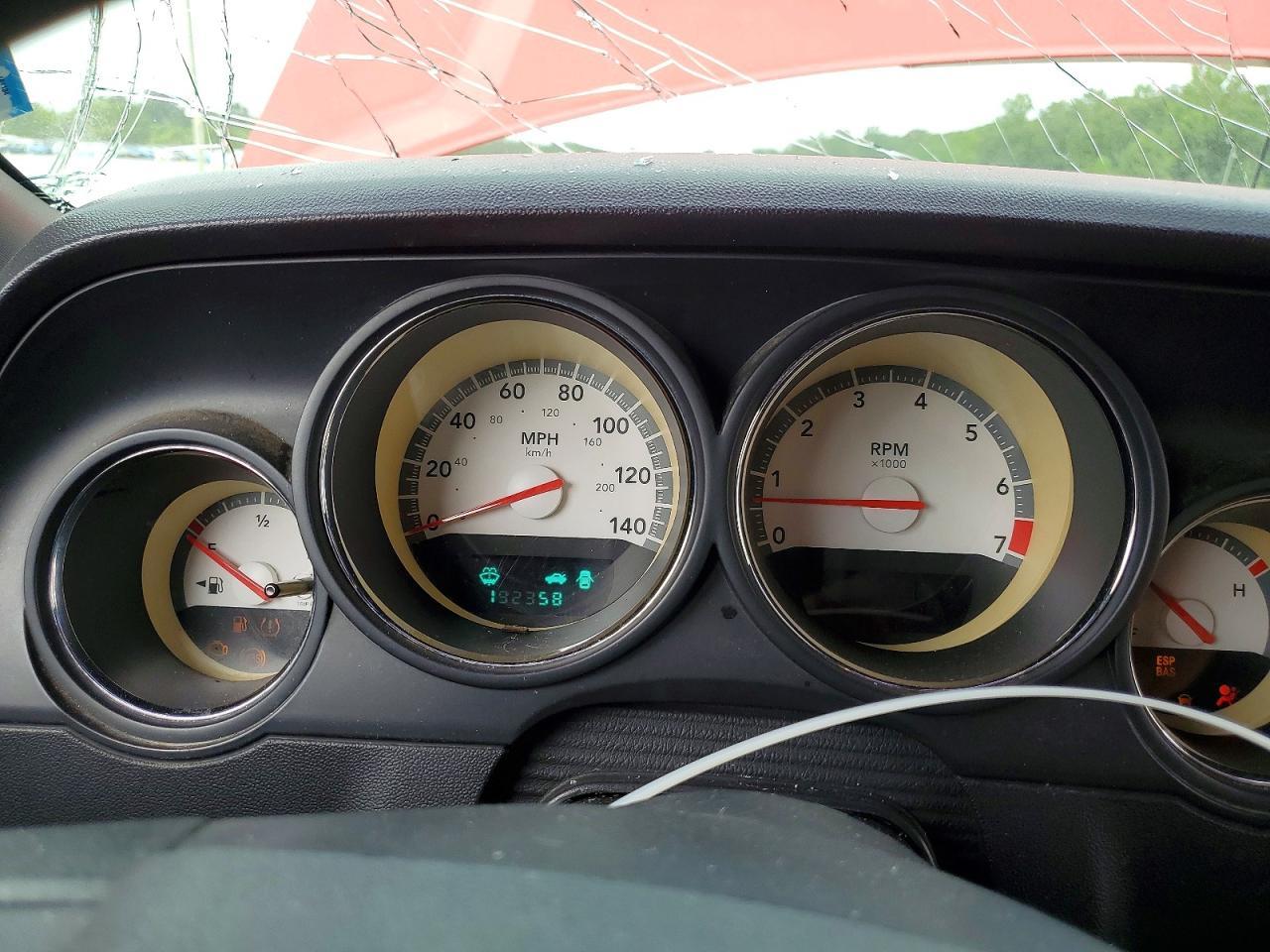 2018 Dodge Challenger Se - zdjęcie 9