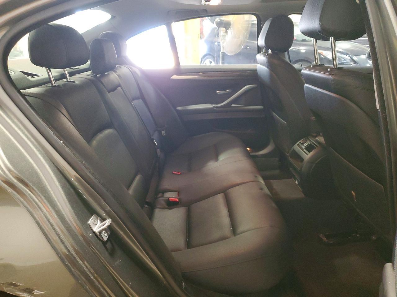 2015 BMW Seria 5 528i - zdjęcie 10