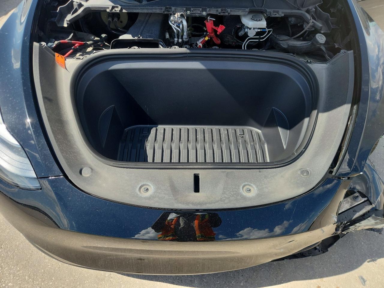 2025 Tesla Model Y - zdjęcie 11