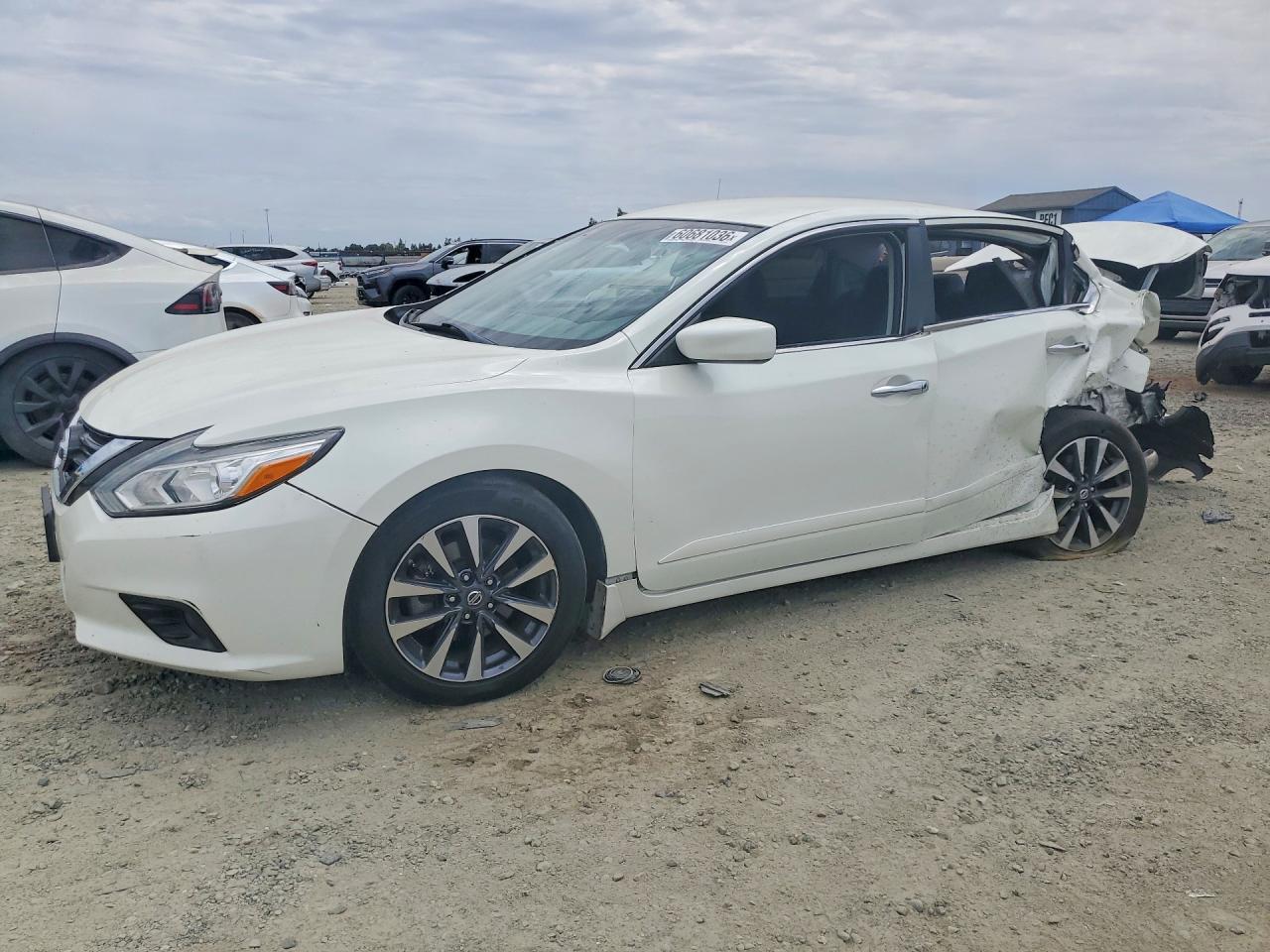2016 Nissan Altima 2.5 Sv - zdjęcie główne