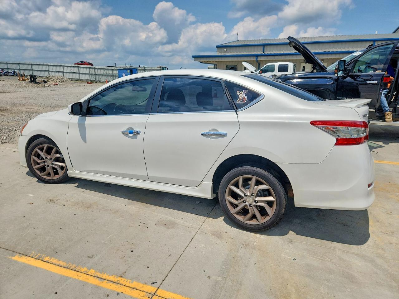 2013 Nissan Sentra S - zdjęcie 2