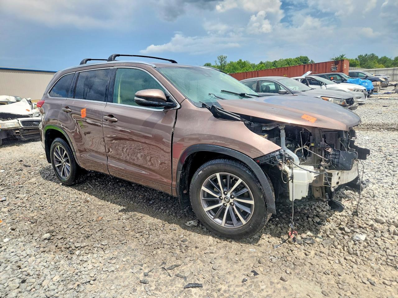 2017 Toyota Highlander Xle - zdjęcie 4