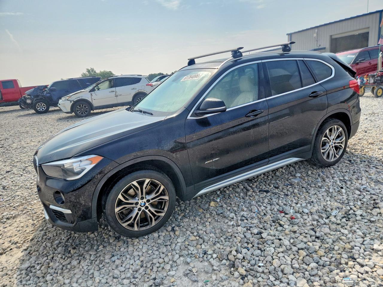 2017 BMW X1 xDrive28I - zdjęcie główne
