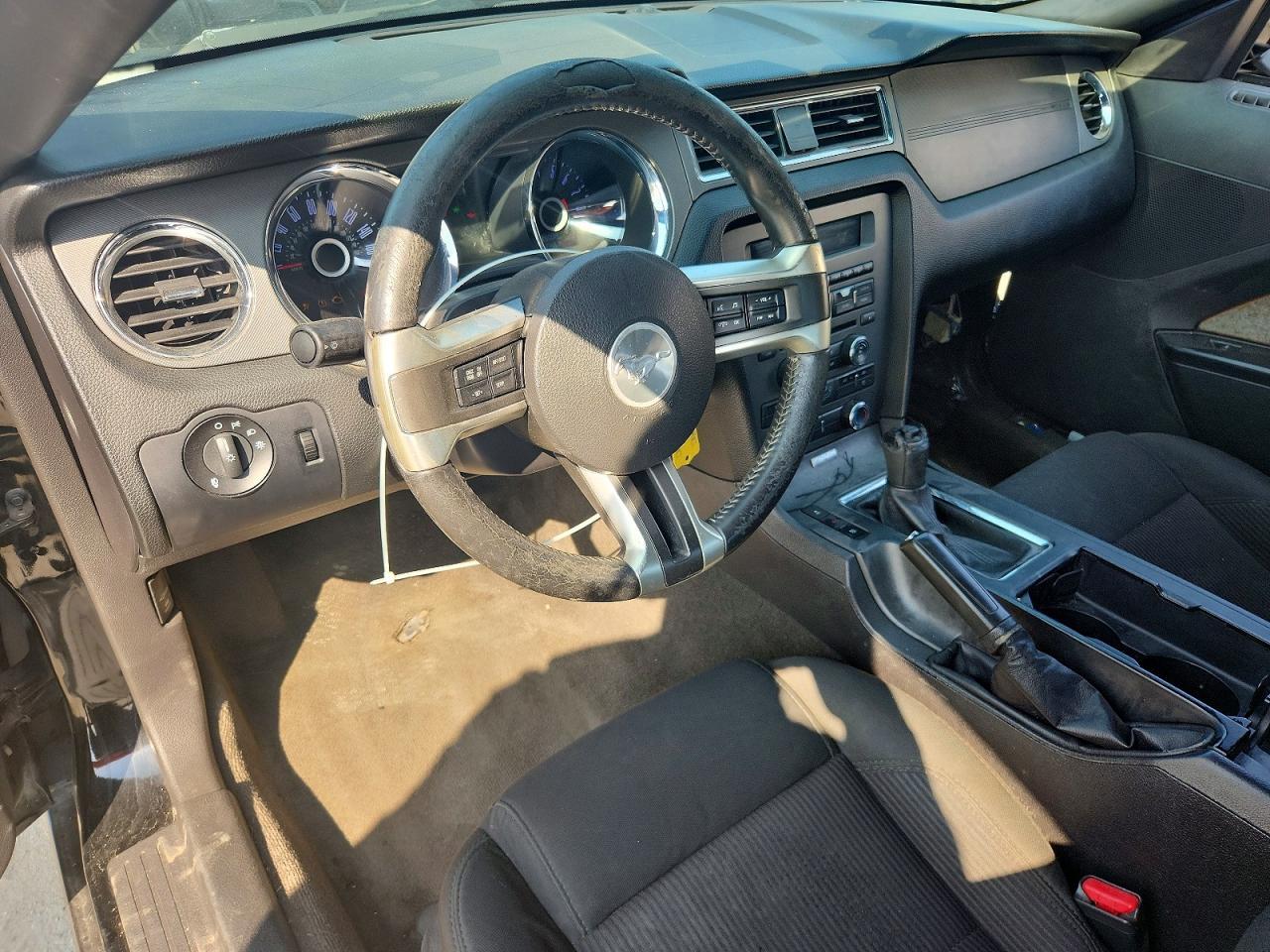 2014 Ford Mustang - zdjęcie 8