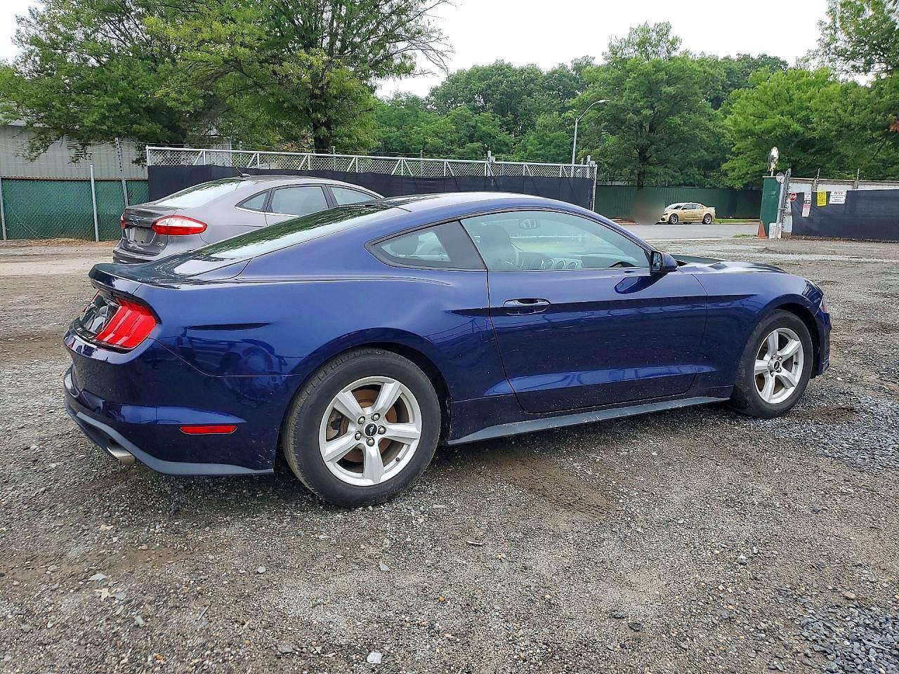 2018 Ford Mustang - zdjęcie 3