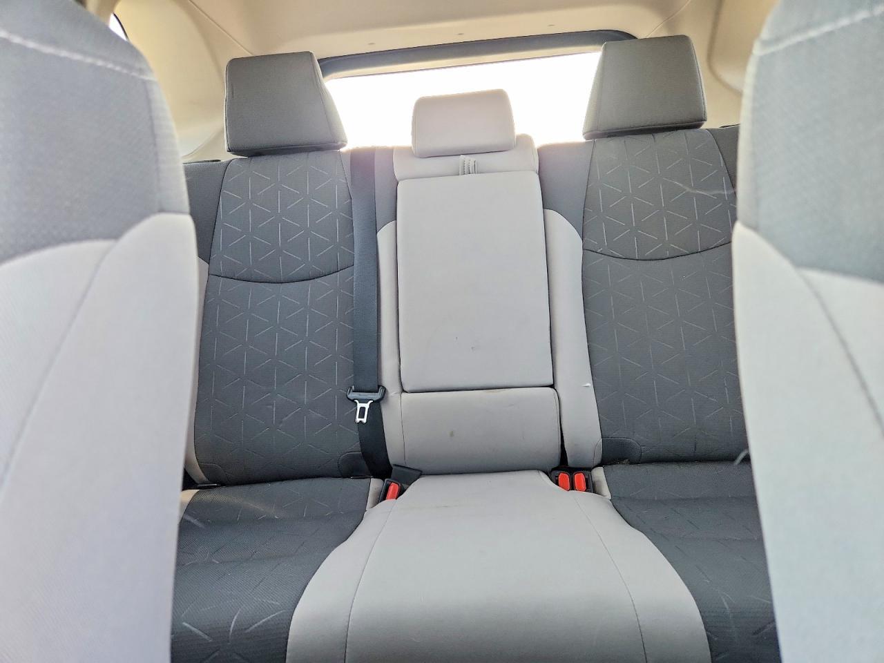 2020 Toyota Rav4 Hybrid Xle - zdjęcie 10