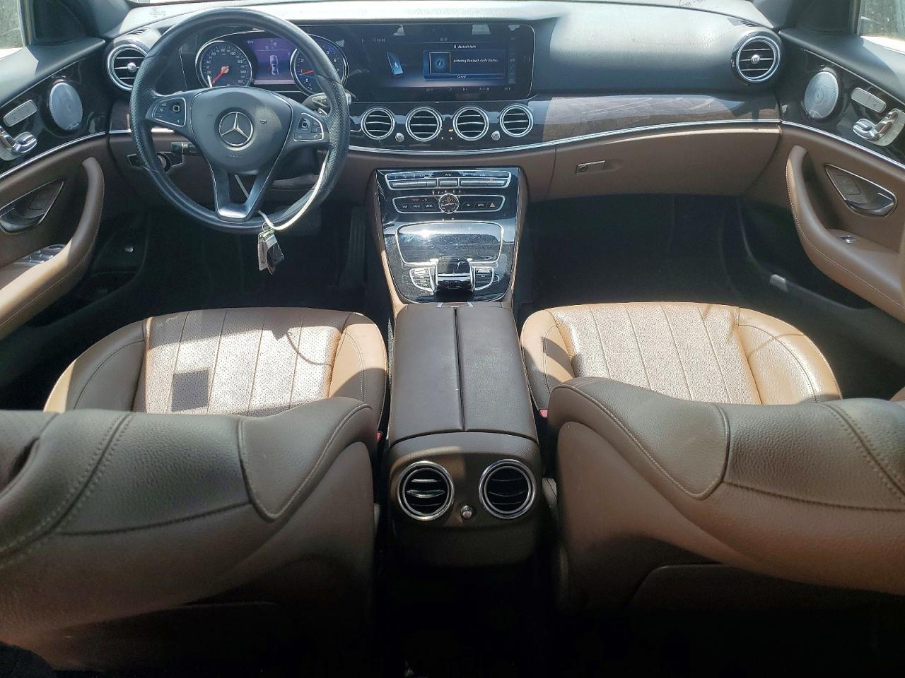 2018 Mercedes-Benz E 300 - zdjęcie 8