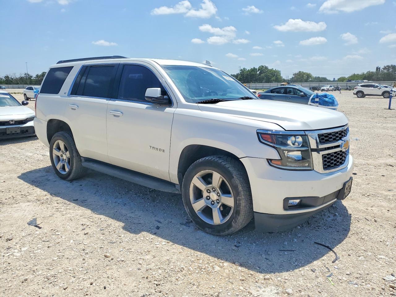 2017 Chevrolet Tahoe C1500 Lt - zdjęcie 4