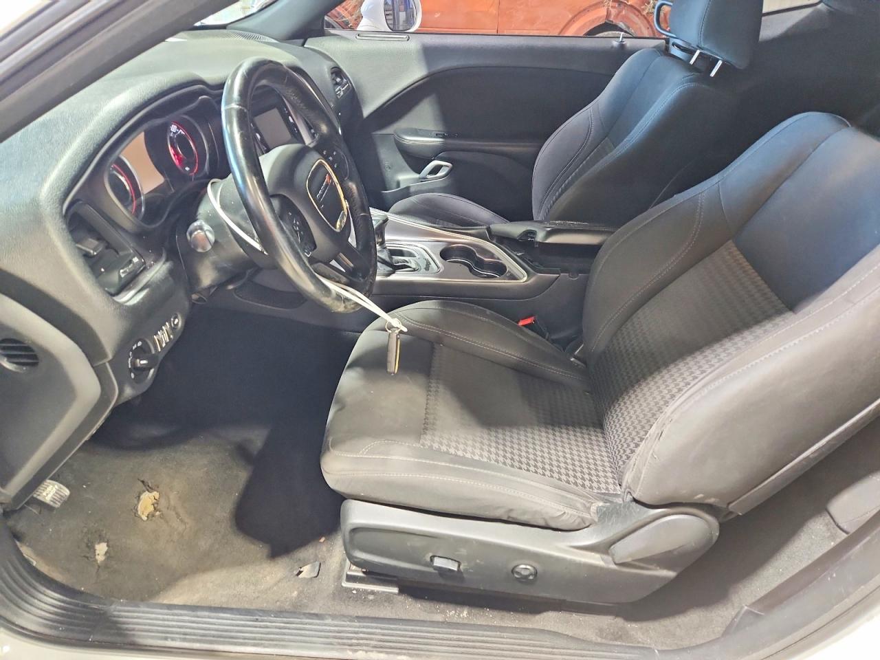 2015 Dodge Challenger Sxt - zdjęcie 7