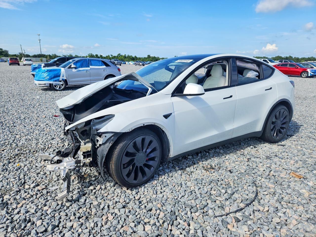 2021 Tesla Model Y - zdjęcie główne