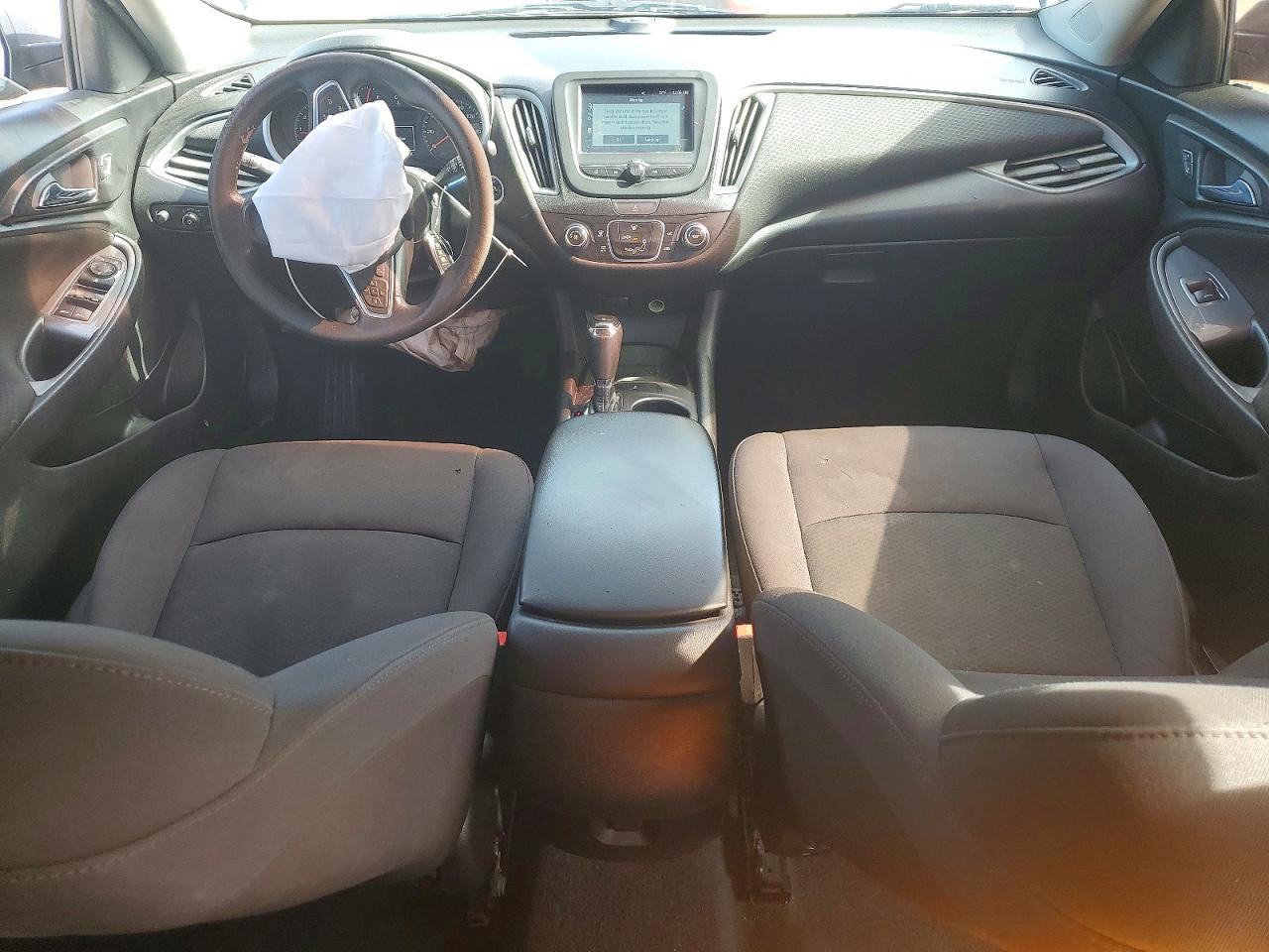 2017 Chevrolet Malibu Ls - zdjęcie 8