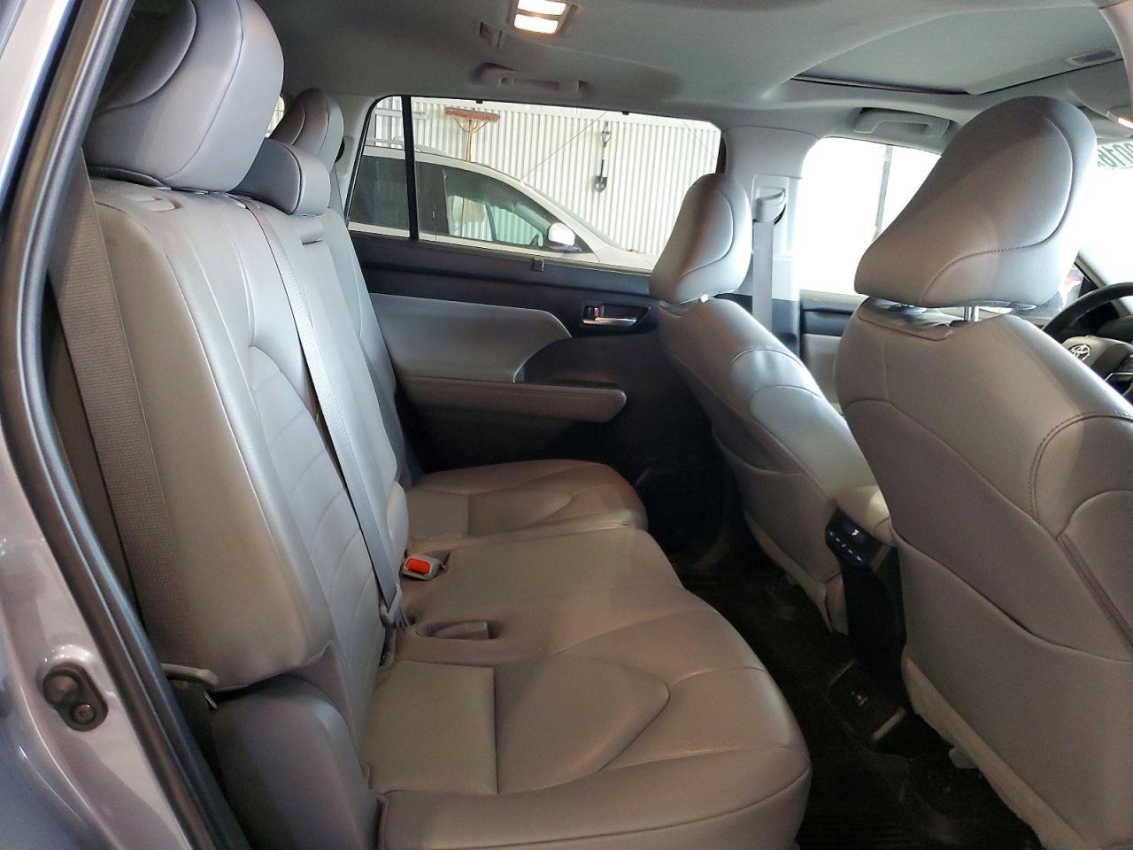 2023 Toyota Highlander Sport - zdjęcie 11