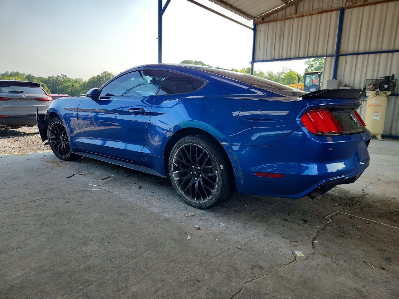 2017 Ford Mustang - zdjęcie 2