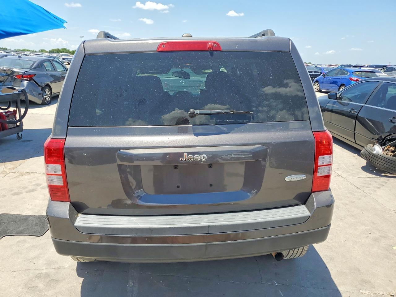 2016 Jeep Patriot Latitude - zdjęcie 6