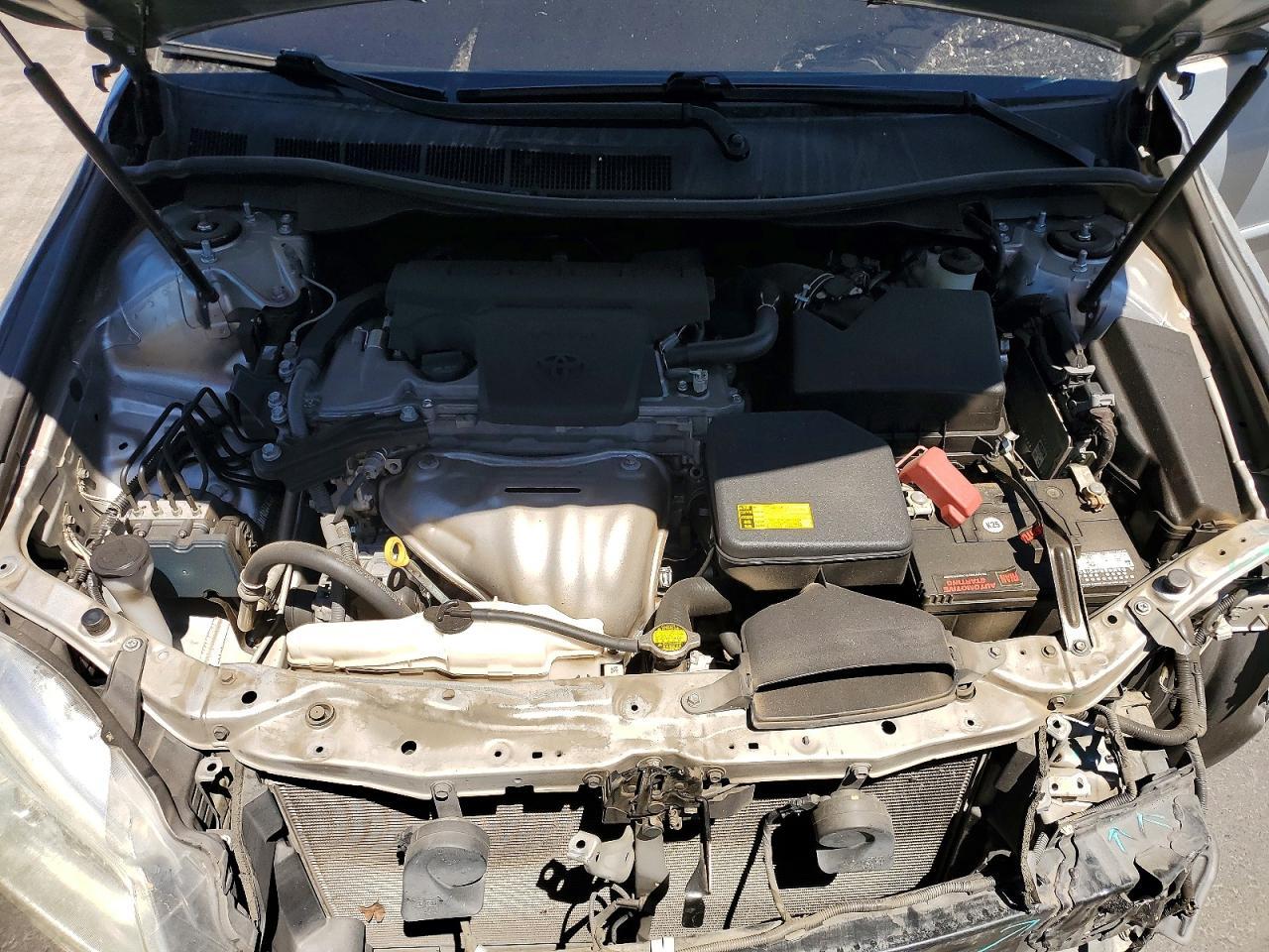 2015 Toyota Camry Le - zdjęcie 11